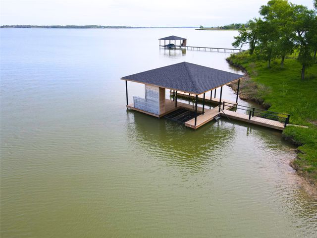 117 Diamond Point Drive, Corsicana, TX 75109