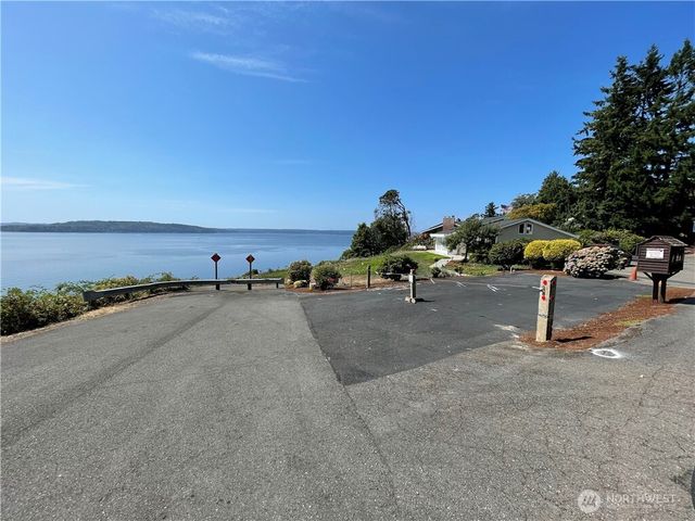 161 S 216th Street, Normandy Park, WA 98166