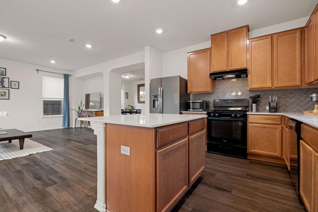 209 Sage Derby DR, Hutto, TX 78634