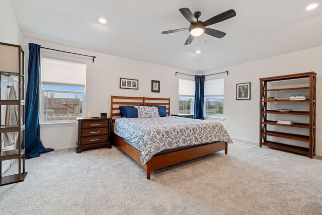 209 Sage Derby DR, Hutto, TX 78634