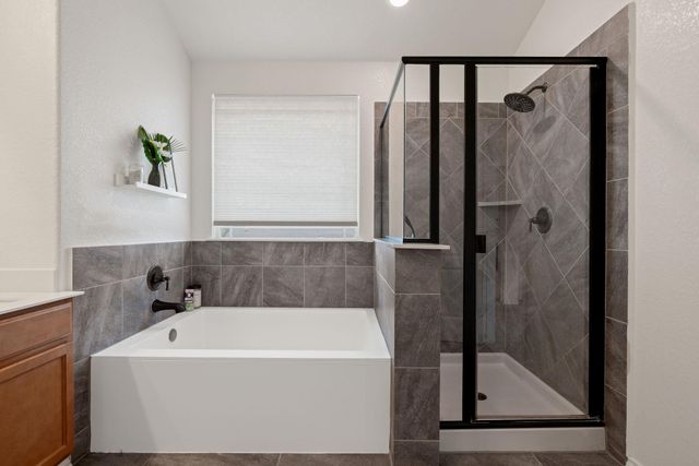 209 Sage Derby DR, Hutto, TX 78634