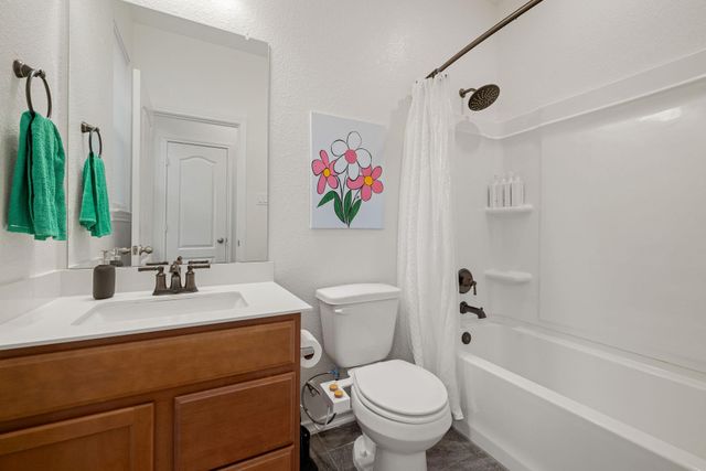 209 Sage Derby DR, Hutto, TX 78634