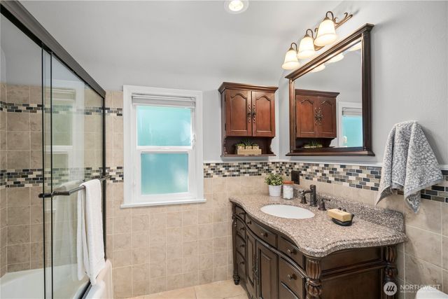 6208 Browns Point Boulevard NE, Tacoma, WA 98422