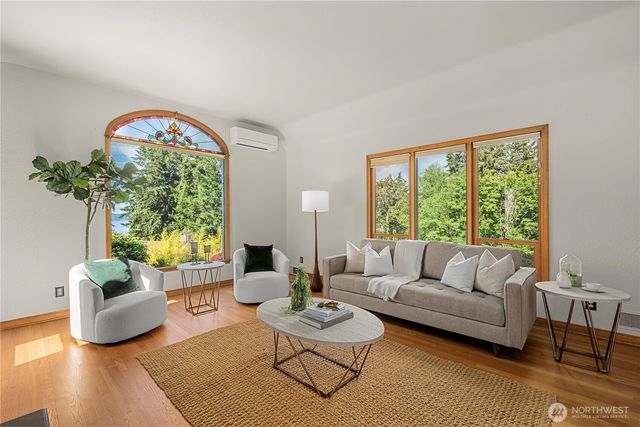 6208 Browns Point Boulevard NE, Tacoma, WA 98422