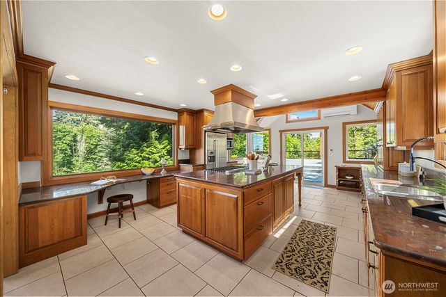 6208 Browns Point Boulevard NE, Tacoma, WA 98422
