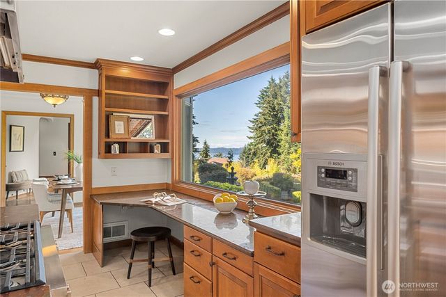 6208 Browns Point Boulevard NE, Tacoma, WA 98422