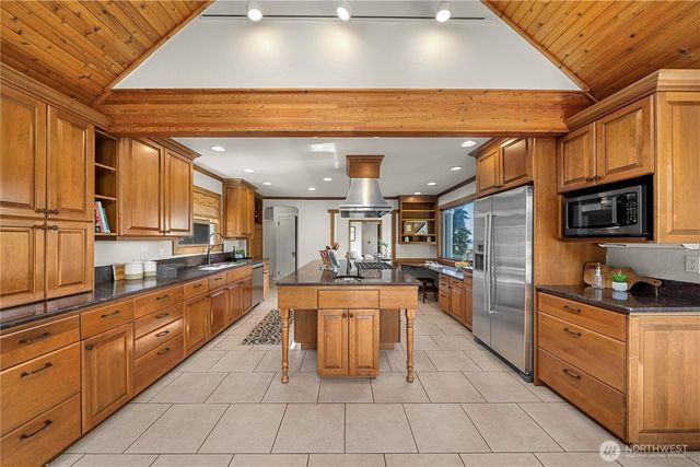 6208 Browns Point Boulevard NE, Tacoma, WA 98422