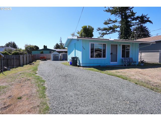 2345 STATE St, North Bend, OR 97459