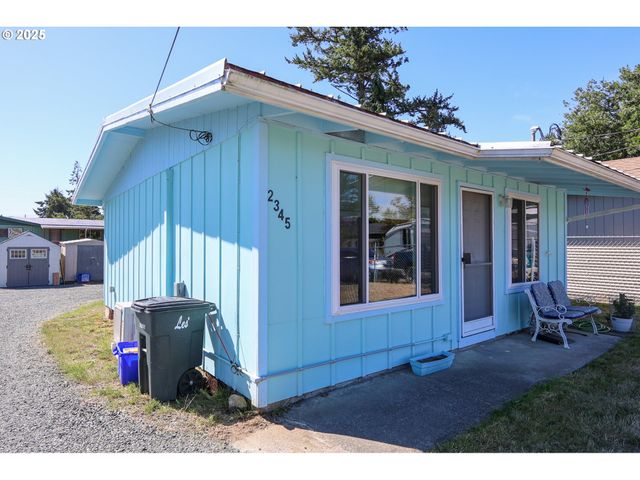 2345 STATE St, North Bend, OR 97459