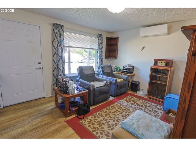 2345 STATE St, North Bend, OR 97459