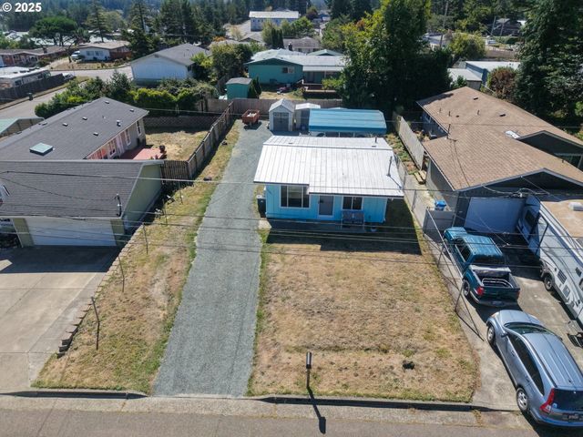 2345 STATE St, North Bend, OR 97459