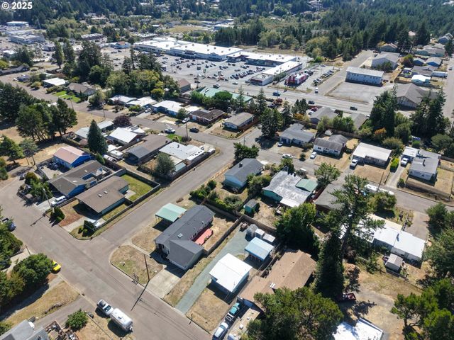 2345 STATE St, North Bend, OR 97459