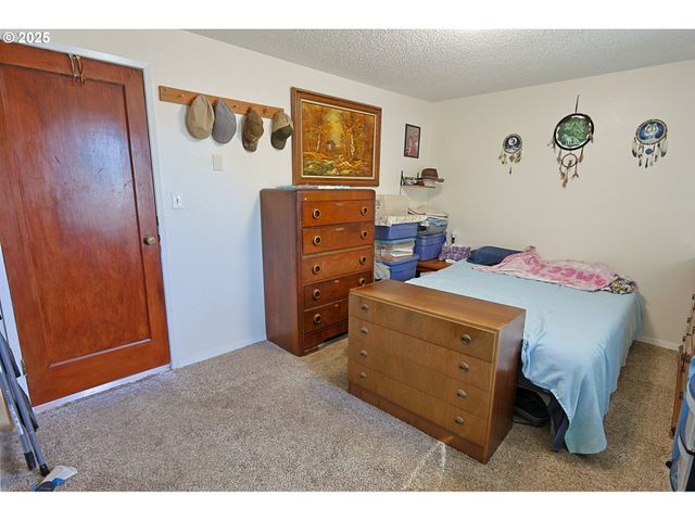 2345 STATE St, North Bend, OR 97459