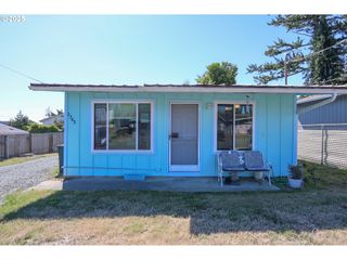 2345 STATE St, North Bend, OR 97459