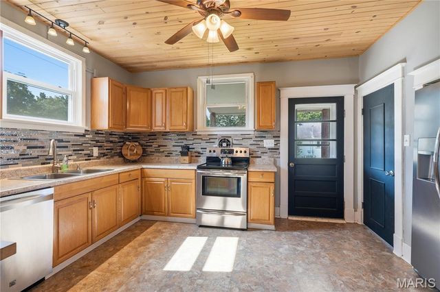 600 W 2nd Street, Washington, MO 63090