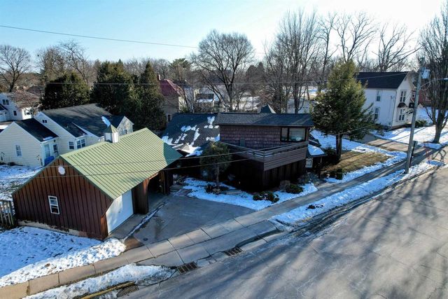 135 Southwest Road, Platteville, WI 53818