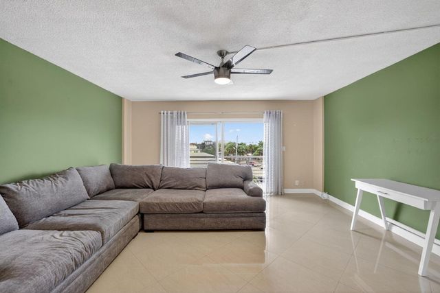 2900 NE 30th Street A4, Fort Lauderdale, FL 33306