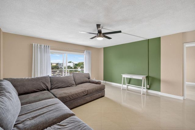 2900 NE 30th Street A4, Fort Lauderdale, FL 33306