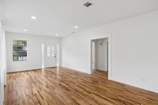 2250 Lipscomb Street, Fort Worth, TX 76110