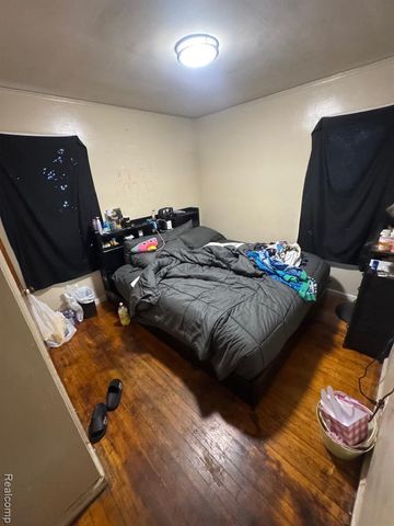 15831 Saratoga Street, Detroit, MI 48205