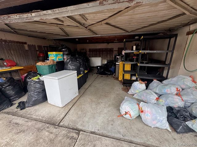 15831 Saratoga Street, Detroit, MI 48205