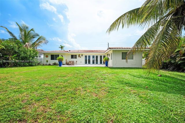 6185 W 10th Ave, Hialeah, FL 33012
