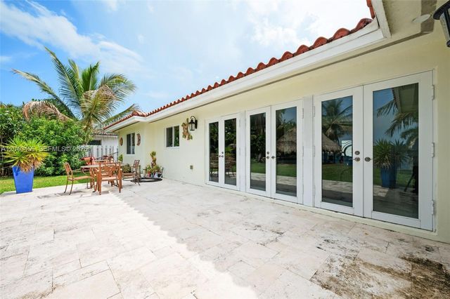 6185 W 10th Ave, Hialeah, FL 33012
