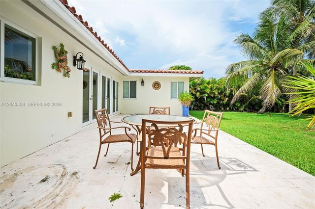 6185 W 10th Ave, Hialeah, FL 33012