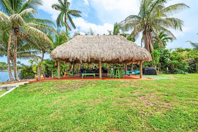 6185 W 10th Ave, Hialeah, FL 33012