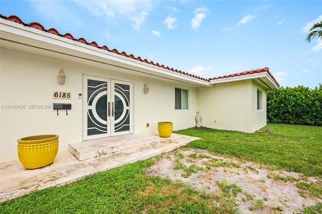 6185 W 10th Ave, Hialeah, FL 33012