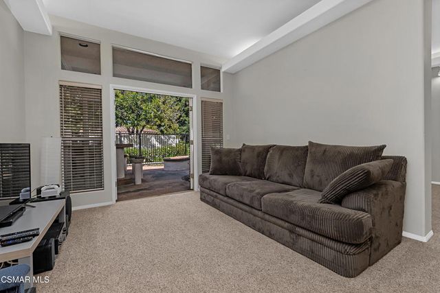 1048 Mountain Oak Place, Newbury Park, CA 91320