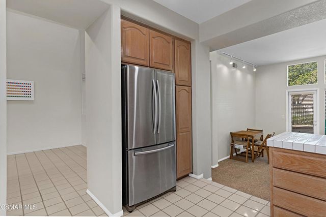 1048 Mountain Oak Place, Newbury Park, CA 91320