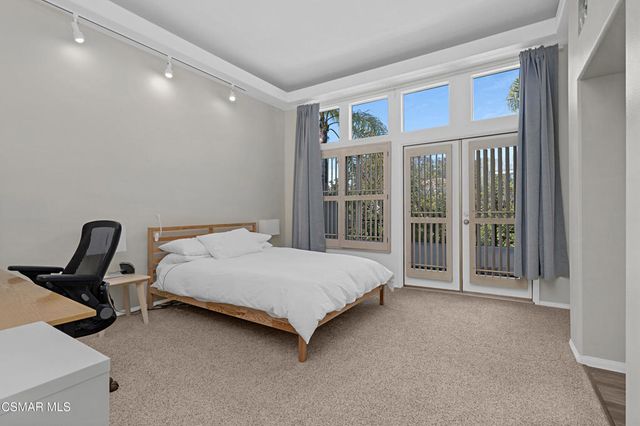 1048 Mountain Oak Place, Newbury Park, CA 91320