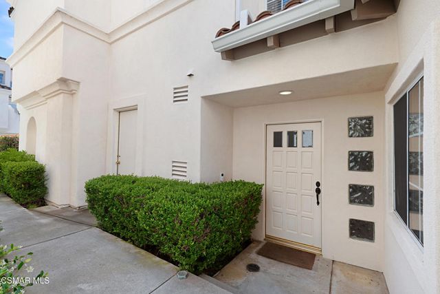 1048 Mountain Oak Place, Newbury Park, CA 91320