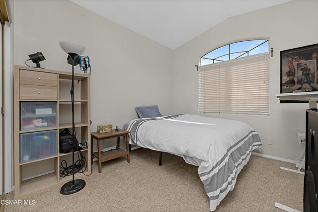 1048 Mountain Oak Place, Newbury Park, CA 91320