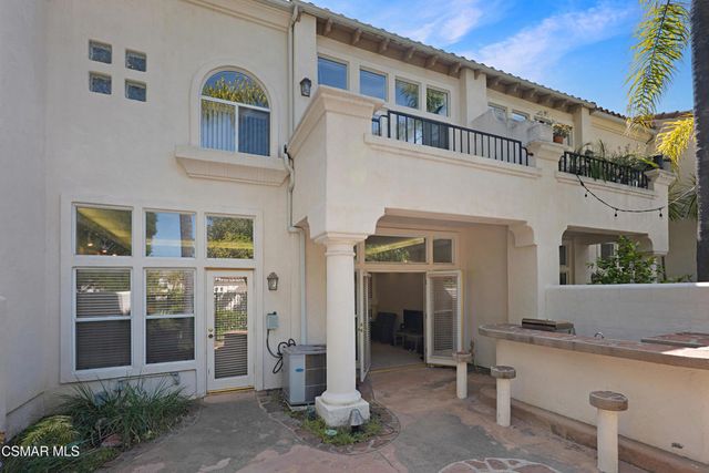 1048 Mountain Oak Place, Newbury Park, CA 91320