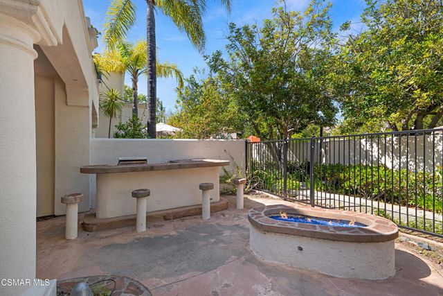 1048 Mountain Oak Place, Newbury Park, CA 91320