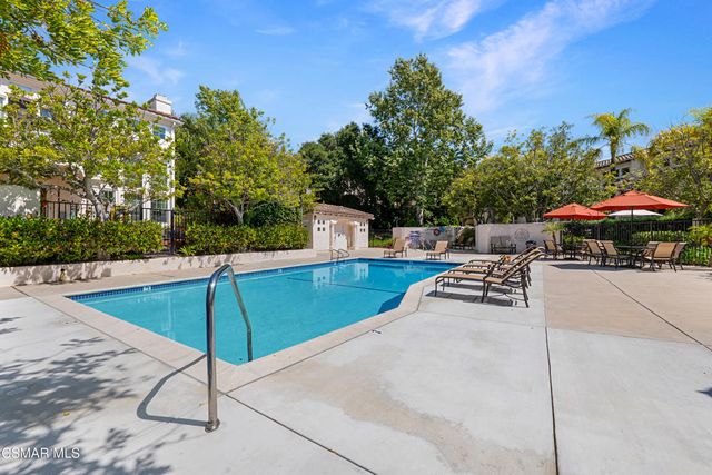 1048 Mountain Oak Place, Newbury Park, CA 91320