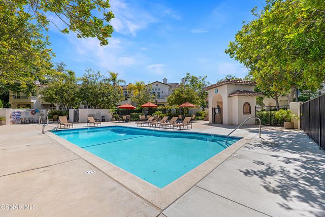 1048 Mountain Oak Place, Newbury Park, CA 91320