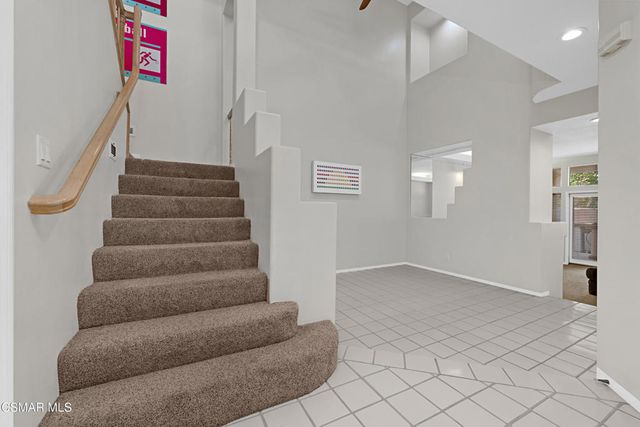 1048 Mountain Oak Place, Newbury Park, CA 91320