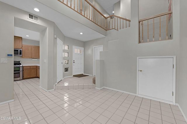 1048 Mountain Oak Place, Newbury Park, CA 91320