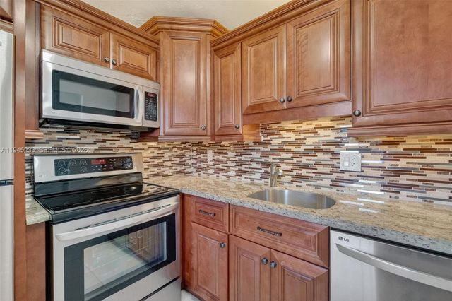 2801 Somerset Drive 408, Lauderdale Lakes, FL 33311