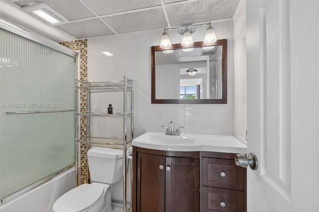 2801 Somerset Drive 408, Lauderdale Lakes, FL 33311