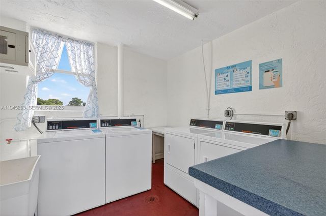 2801 Somerset Drive 408, Lauderdale Lakes, FL 33311