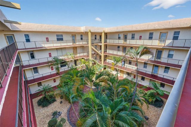 2801 Somerset Drive 408, Lauderdale Lakes, FL 33311