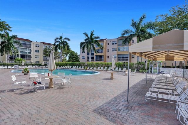 2801 Somerset Drive 408, Lauderdale Lakes, FL 33311