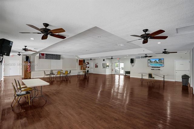 2801 Somerset Drive 408, Lauderdale Lakes, FL 33311