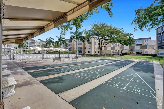 2801 Somerset Drive 408, Lauderdale Lakes, FL 33311