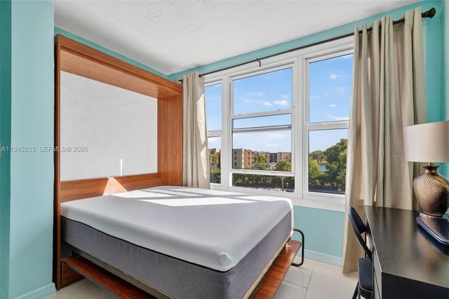 2801 Somerset Drive 408, Lauderdale Lakes, FL 33311