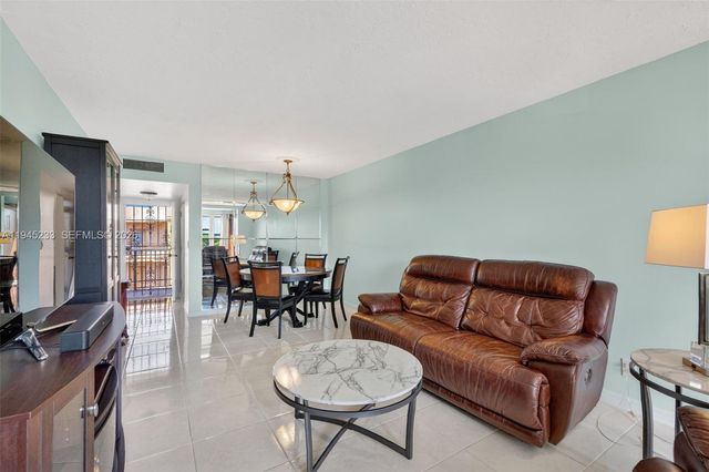 2801 Somerset Drive 408, Lauderdale Lakes, FL 33311